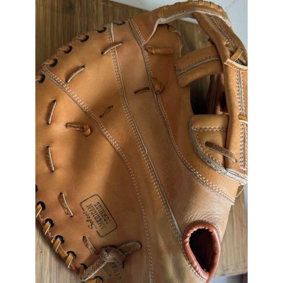 Wilson A9884 12” Broken In Deep Pocket Softball First Base Mitt Right Throw - Picture 5 of 12